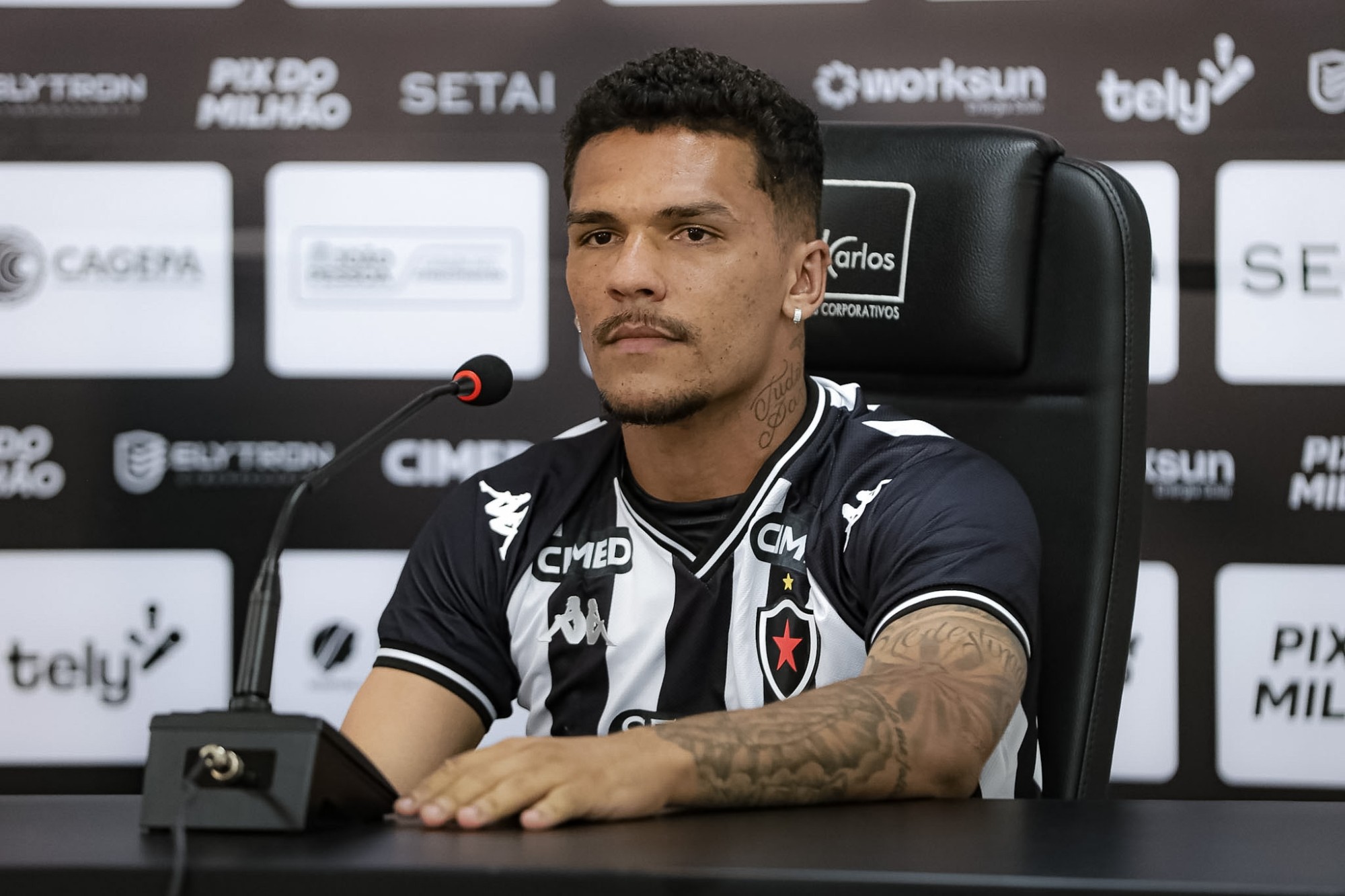 Gabriel Tota passa por injeção de ácido no quadril e inicia transição física
