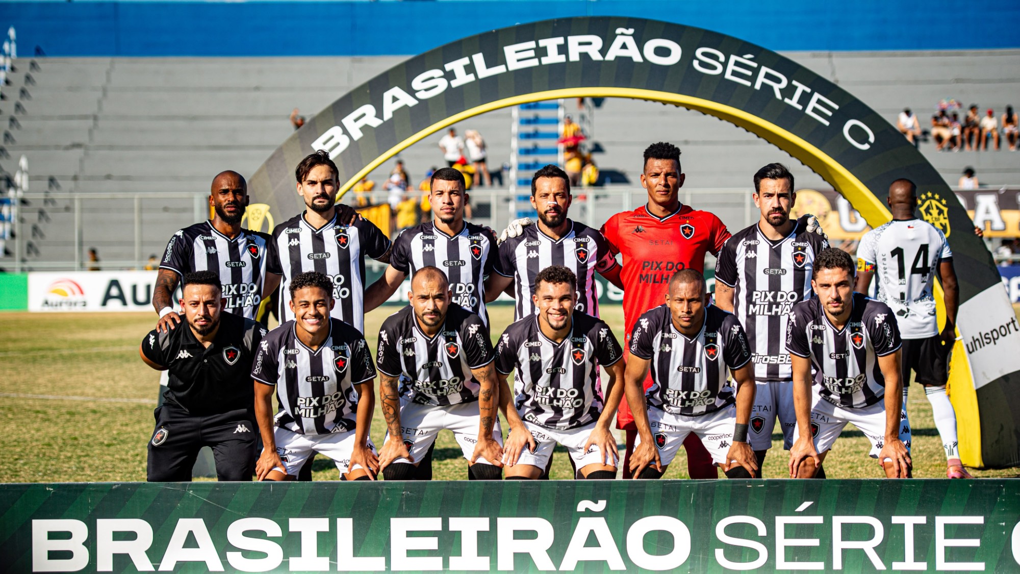 Botafogo-PB peca nas finalizações, traz ponto de Manaus e se mantém no páreo pela vaga