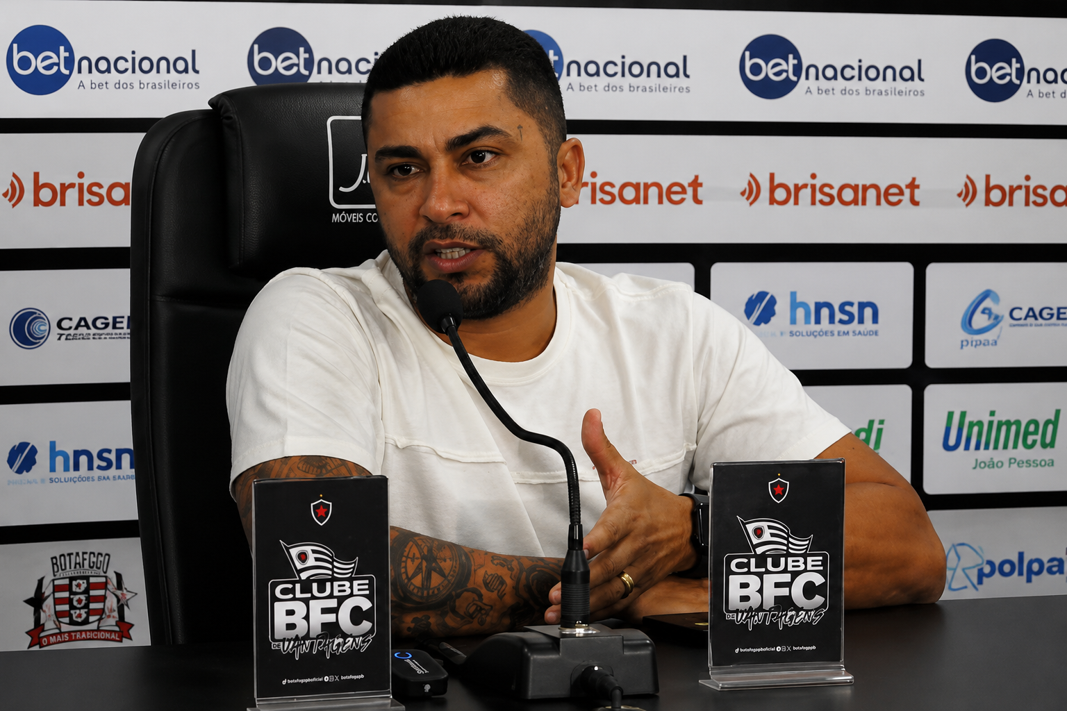 Afonso Guedes assume comando do Associativo do Botafogo após saídas de Burity e Magazine