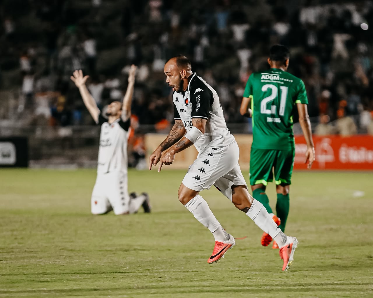 Botafogo-PB vira sobre o Guarani, assume a liderança e carimba vaga no quadrangular com antecedência