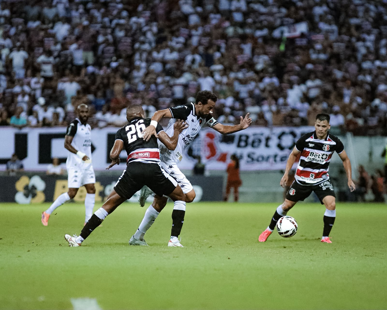Botafogo-PB peca nas finalizações e cai diante do Santa Cruz na Arena de Pernambuco